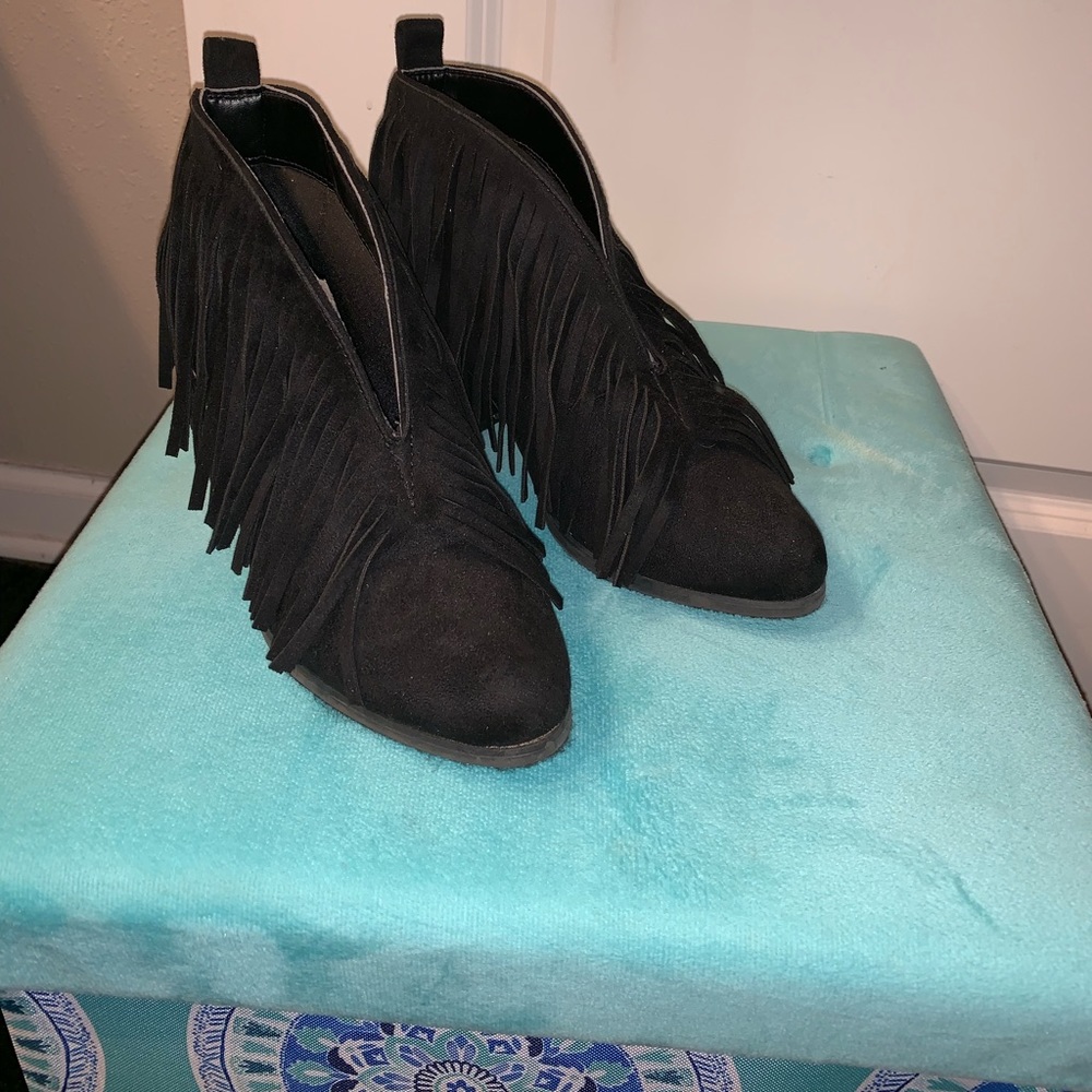 Black fringe booties
